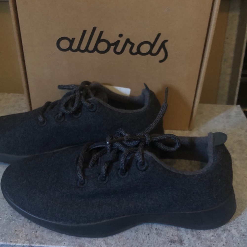 Size 9 new grey Allbirds.